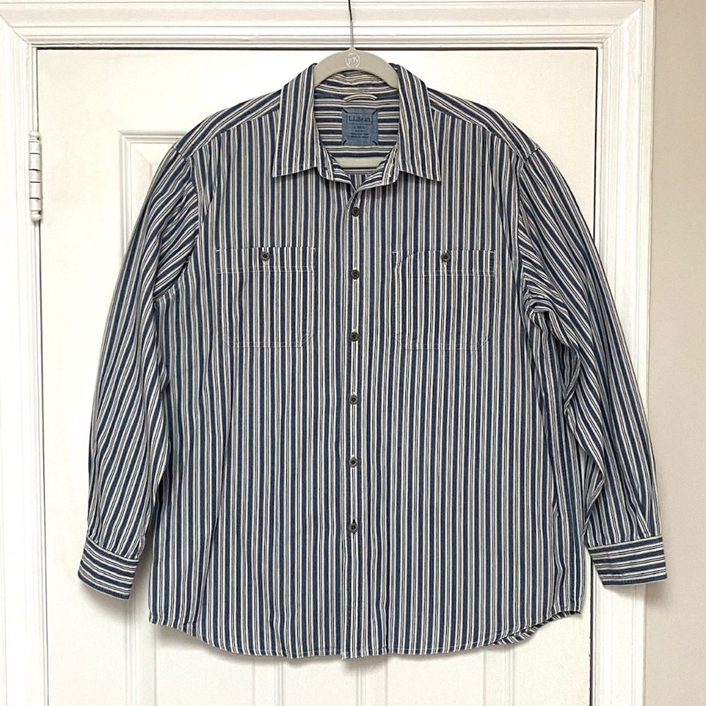 Men's LL Bean Casual Button Down Blue Striped Shirt, Size L